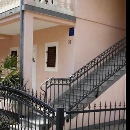 Nera Apartment